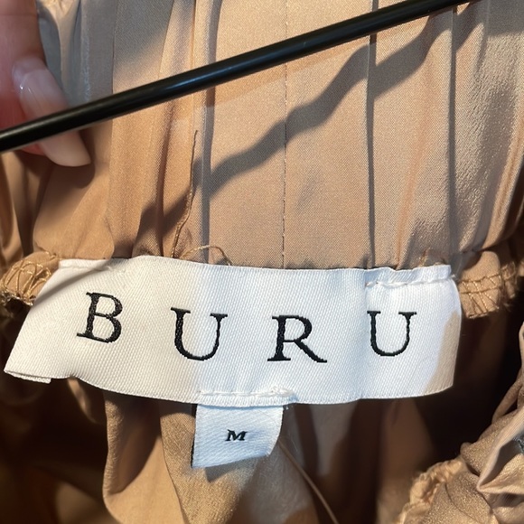 NWT khaki pleated skirt! Sz M - Picture 3 of 6